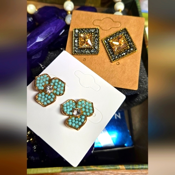 Earrings Bundle Of 2 - Picture 1 of 17